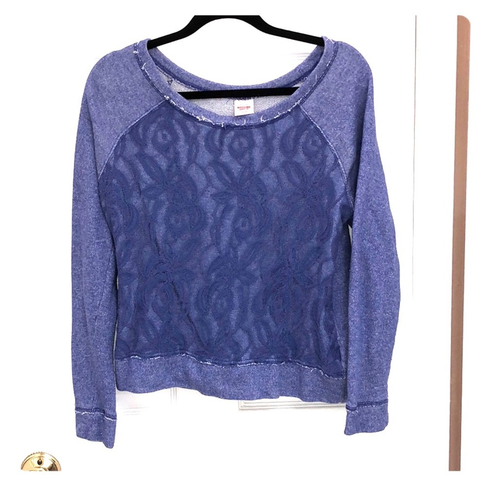 Lace crew neck